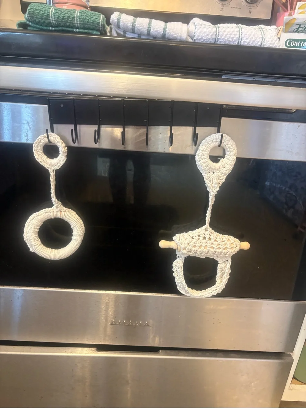 NWOT 2 Macrame Kitchen Towel Holders & 3 Hand Towels